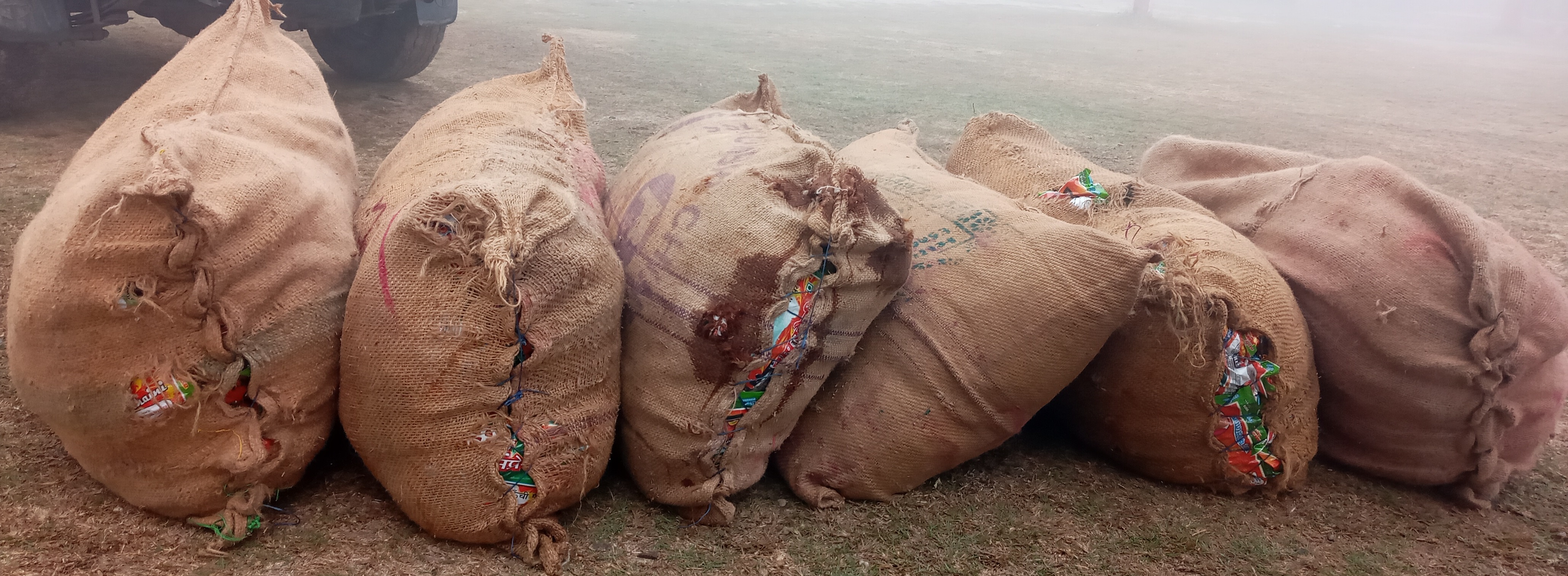 बेवारिसे ६ बोरा अवैध सुर्ति बरामद